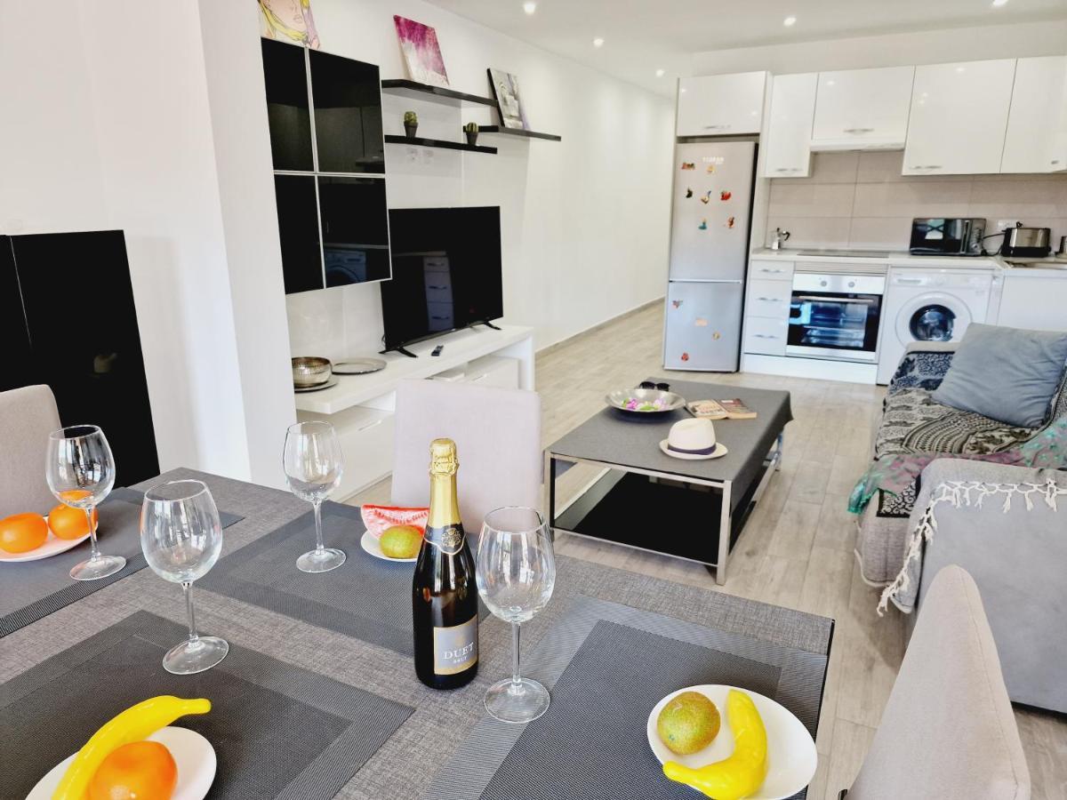 Luxury San Marino Apartment & Pool View Los Cristianos  Exteriör bild
